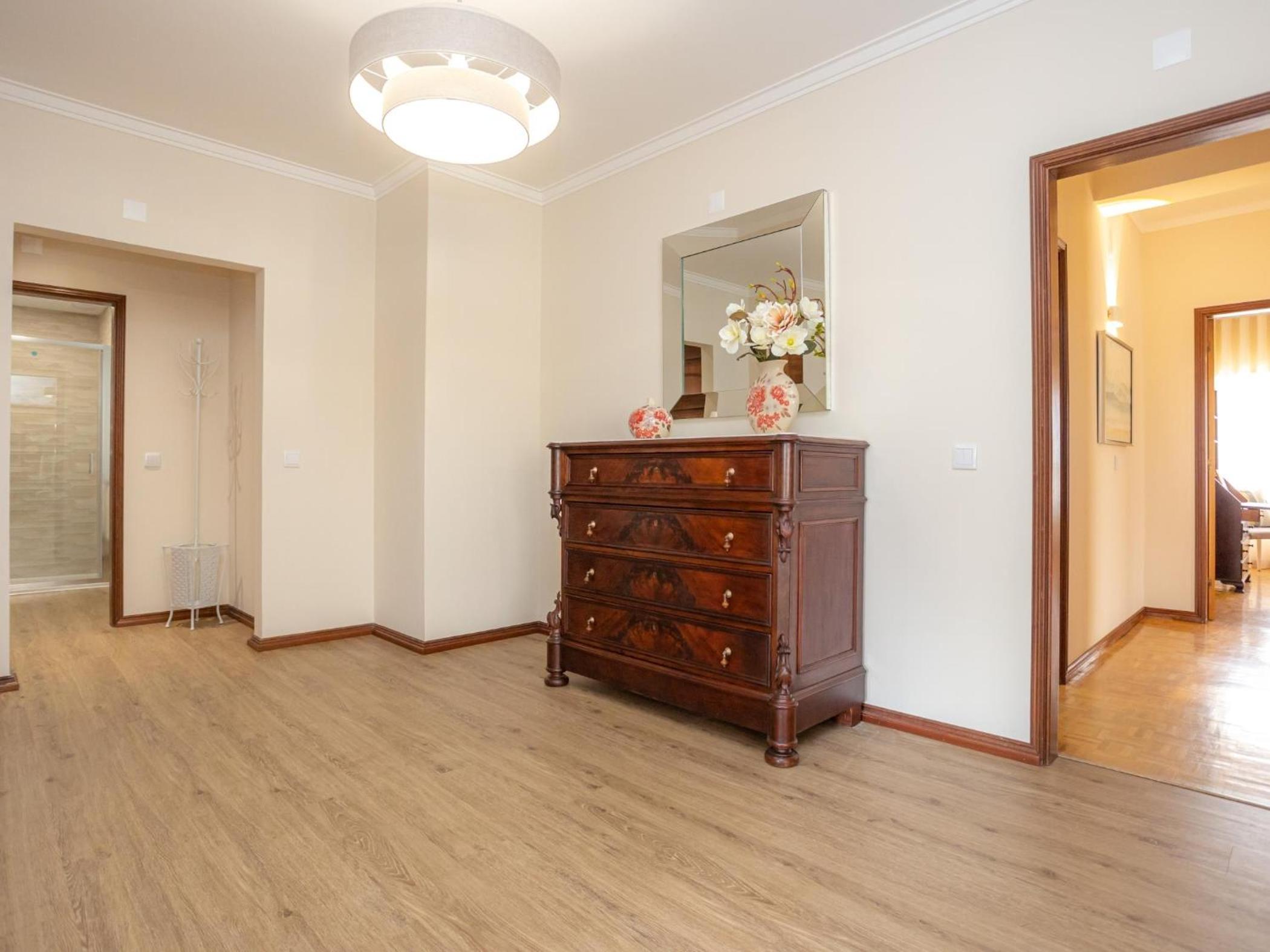 Vizo 31 by Rent4All