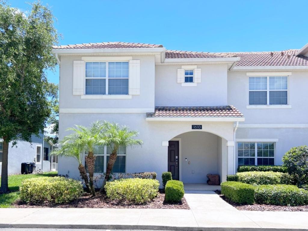 Spacious 5Bd Pool TH, Champions Gate-1610MVD