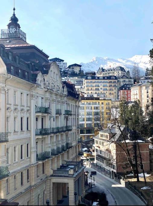 Brand-new, central apartment w/ VIEWS