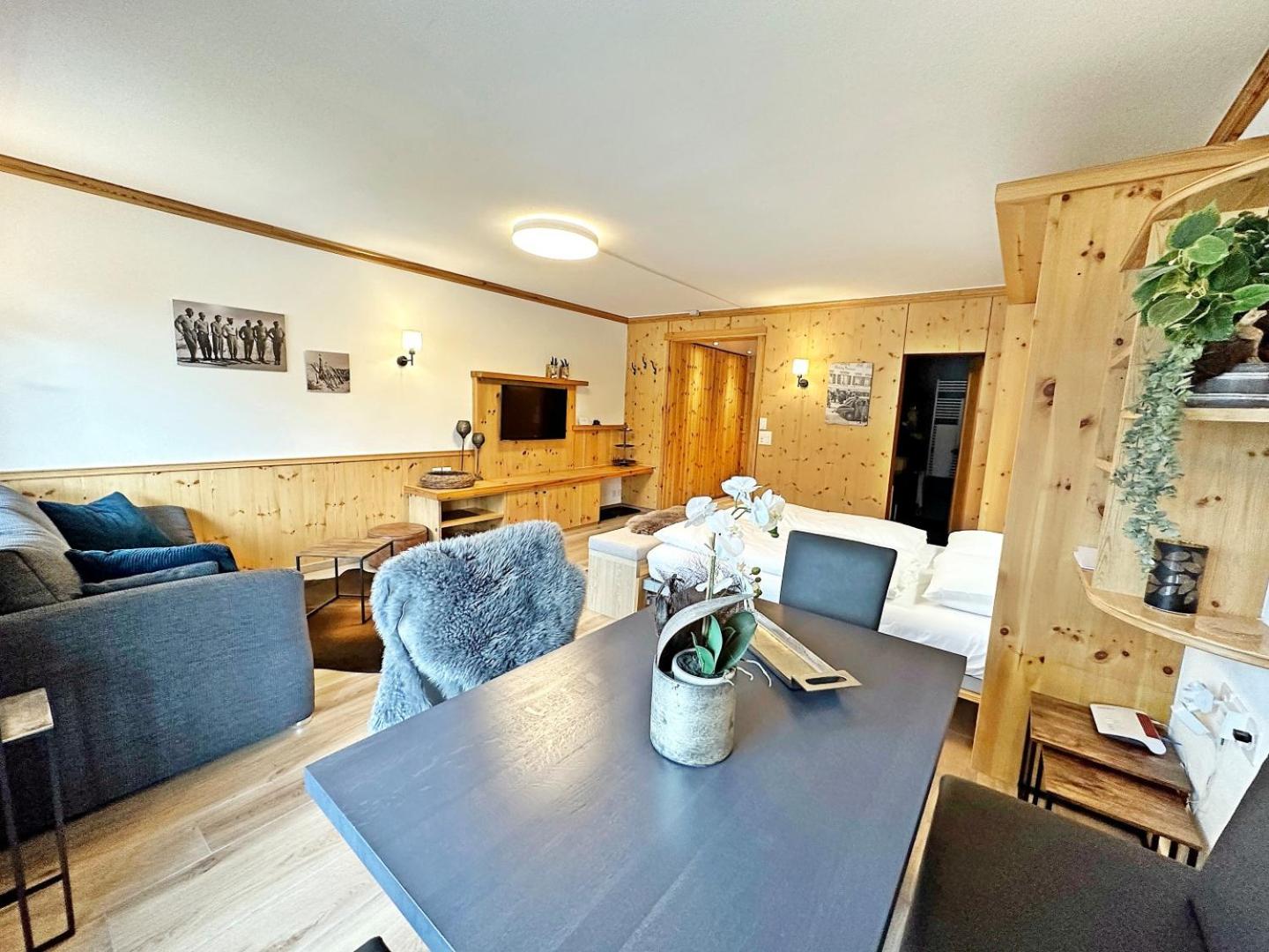 E405 - 42m2 Alpenschick mit Balkon, Ausblick, Pool