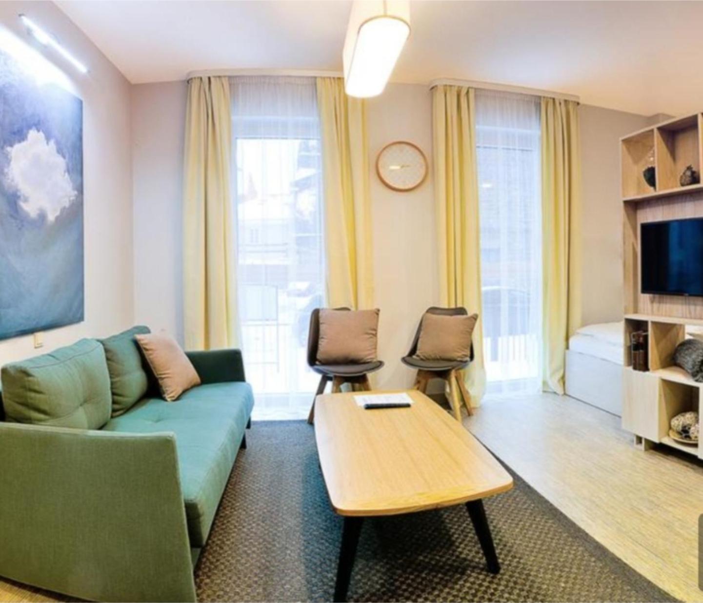 HaPPy Inn Ugnė, The studio is in the heart of the old town, self-check-in, car-parking view 5