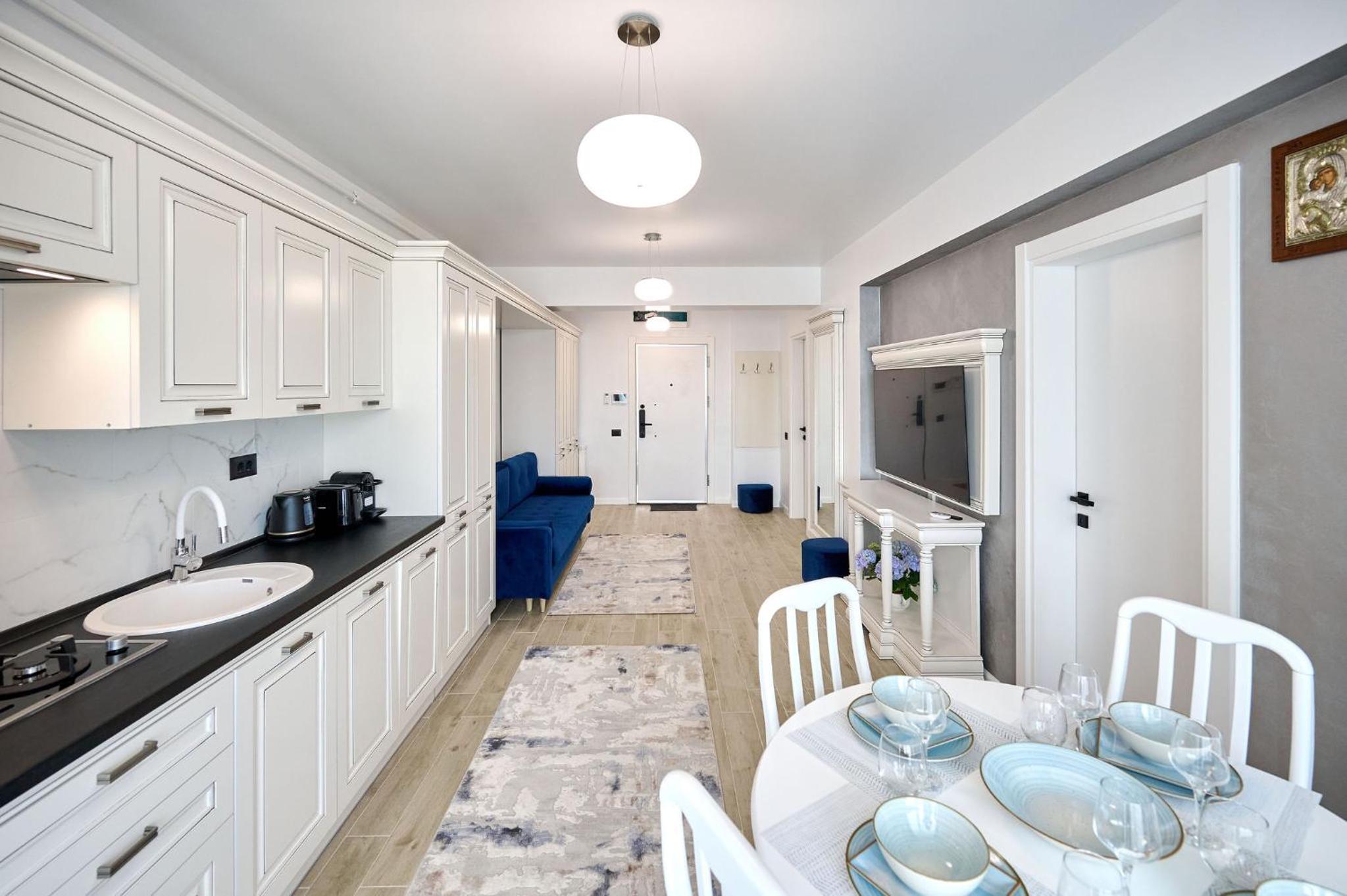Sea Breeze Apartment in Infinity Beach Resort - parking view 3
