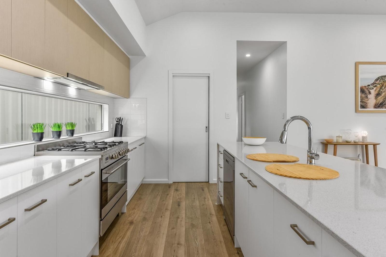 Bright & Easy - Address is 7 Cobb & C Way Pet Friendly Inside