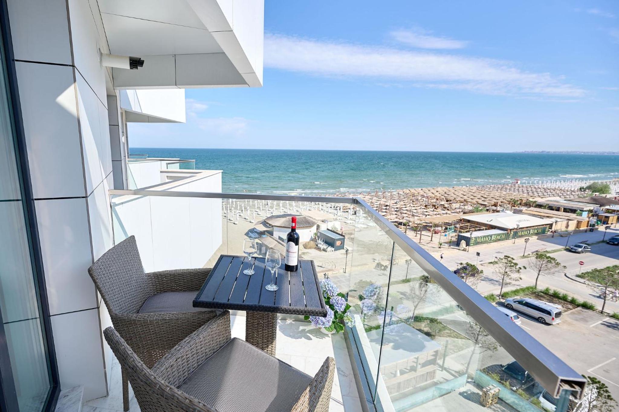 Sea Breeze Apartment in Infinity Beach Resort - parking view 5