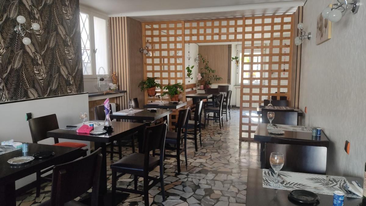 restaurant