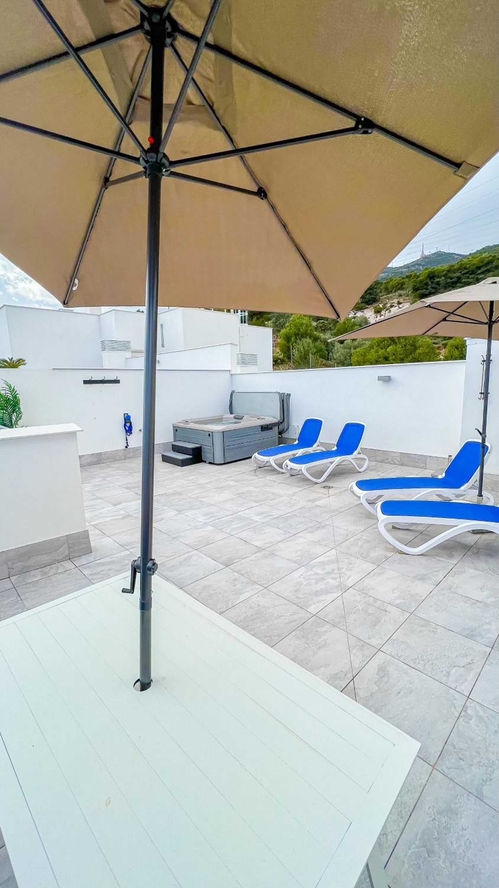 La Serena Mar, Benalmadena Pueblo, Luxury Apartment with Jacuzzi