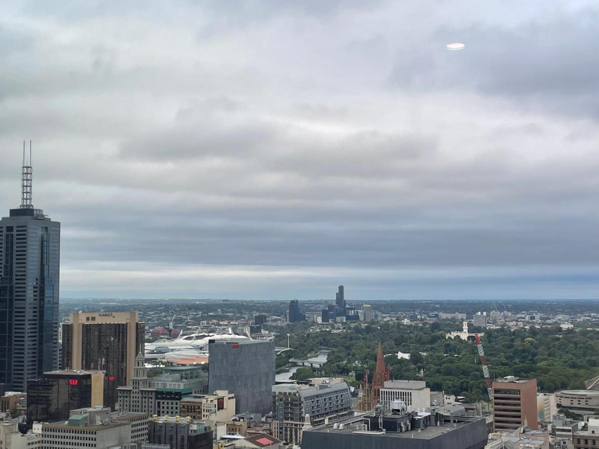 EPORO Tower Modern Apartments Melbourne Central CBD