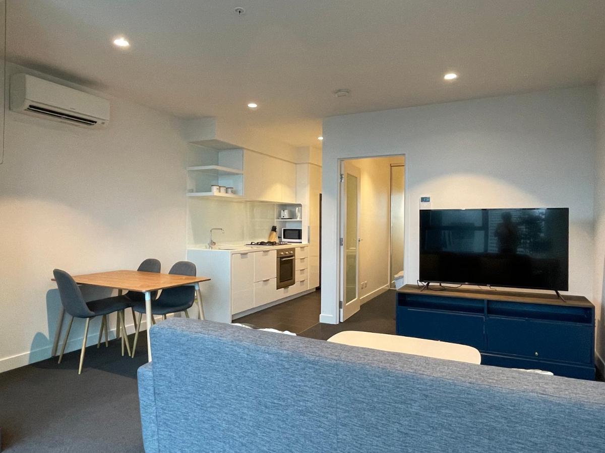 EPORO Tower Modern Apartments Melbourne Central CBD