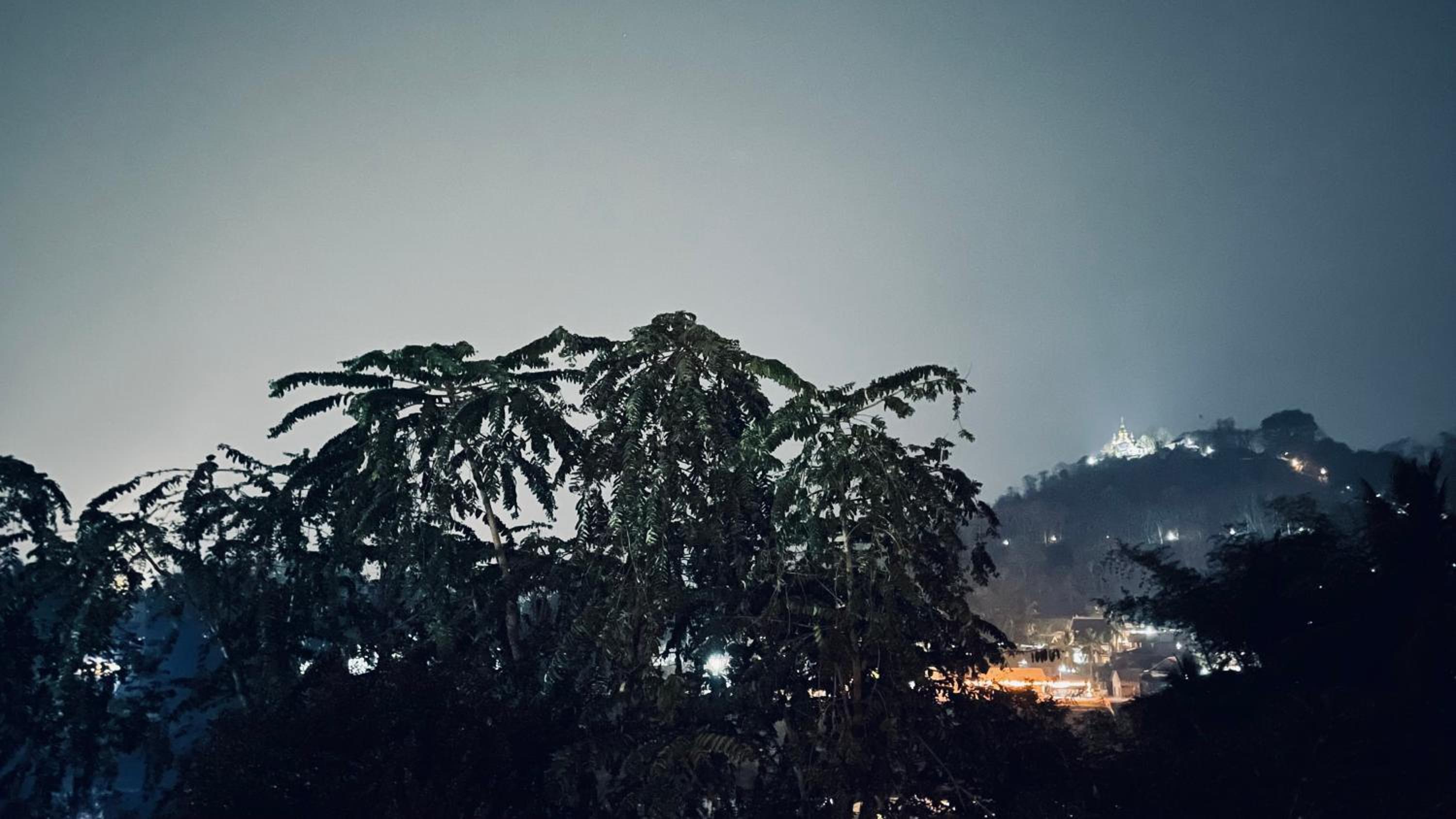 Meet sunset hostel Luangprabang