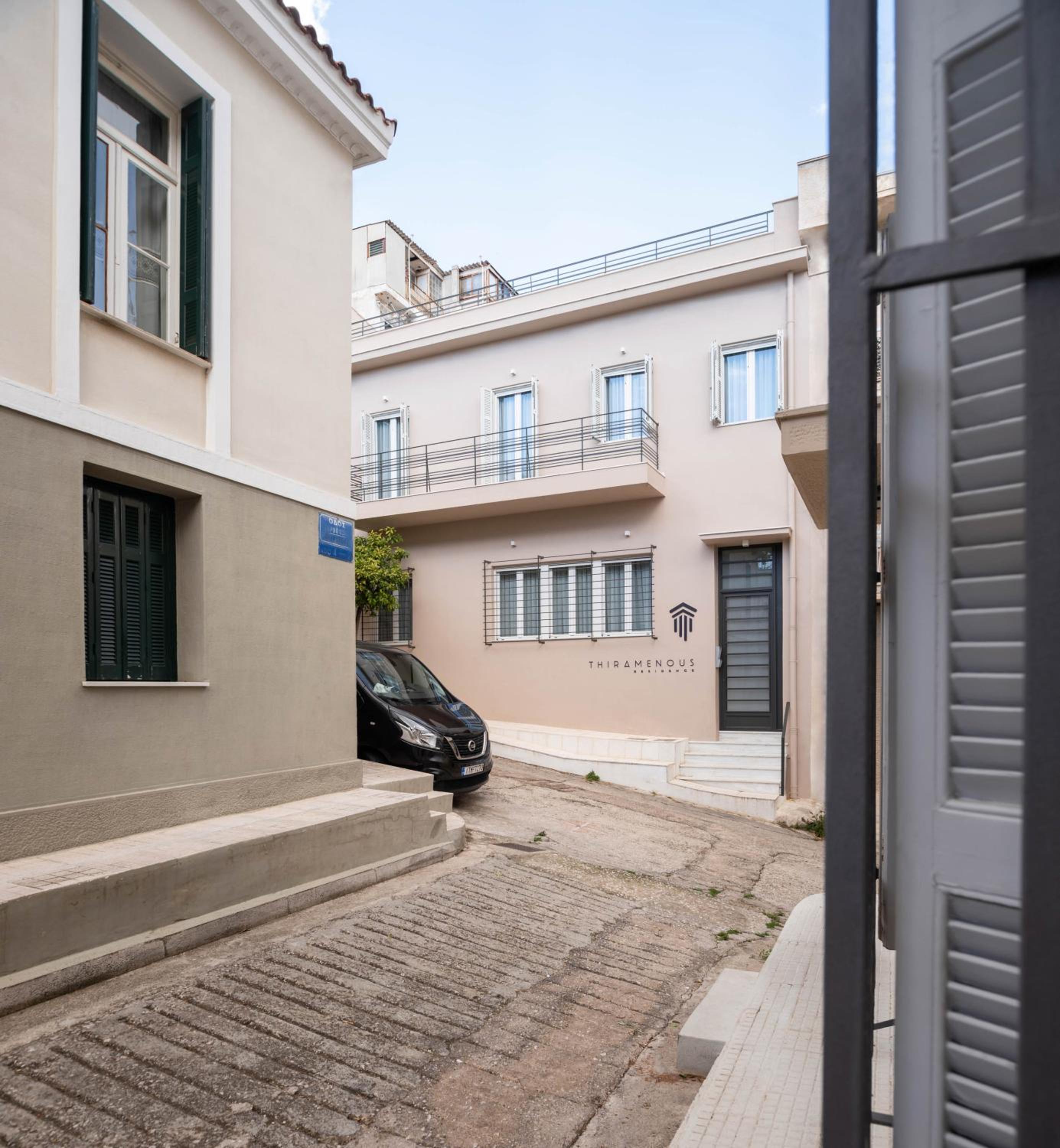THIRAMENOUS RESIDENCE