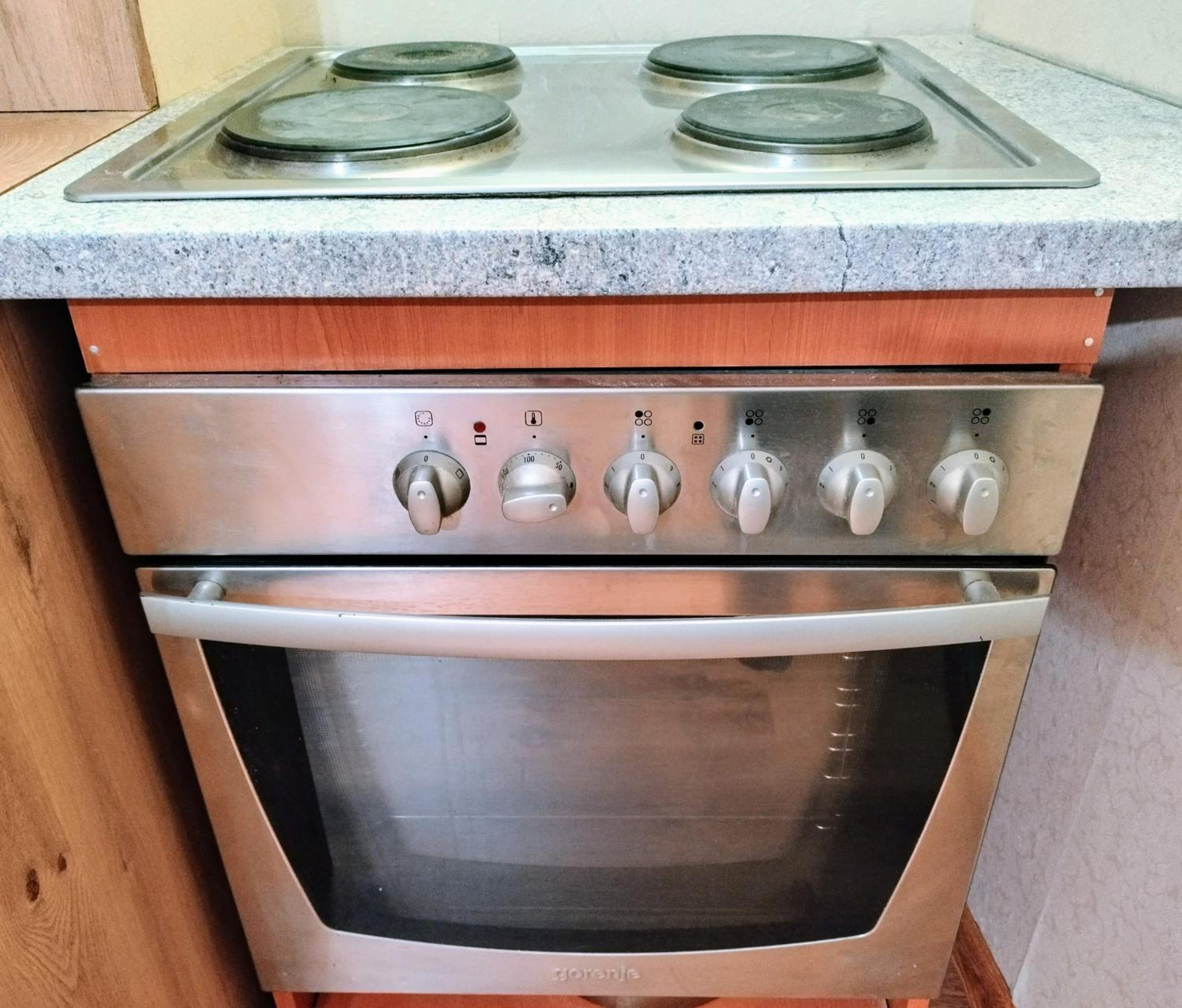 Summer Square - 2 bedrooms Retro Flat with great location, 1st fl