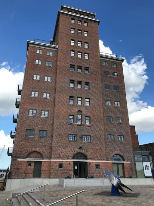 Meerblick, Balkon und private Sauna im historischen Getreidespeicher