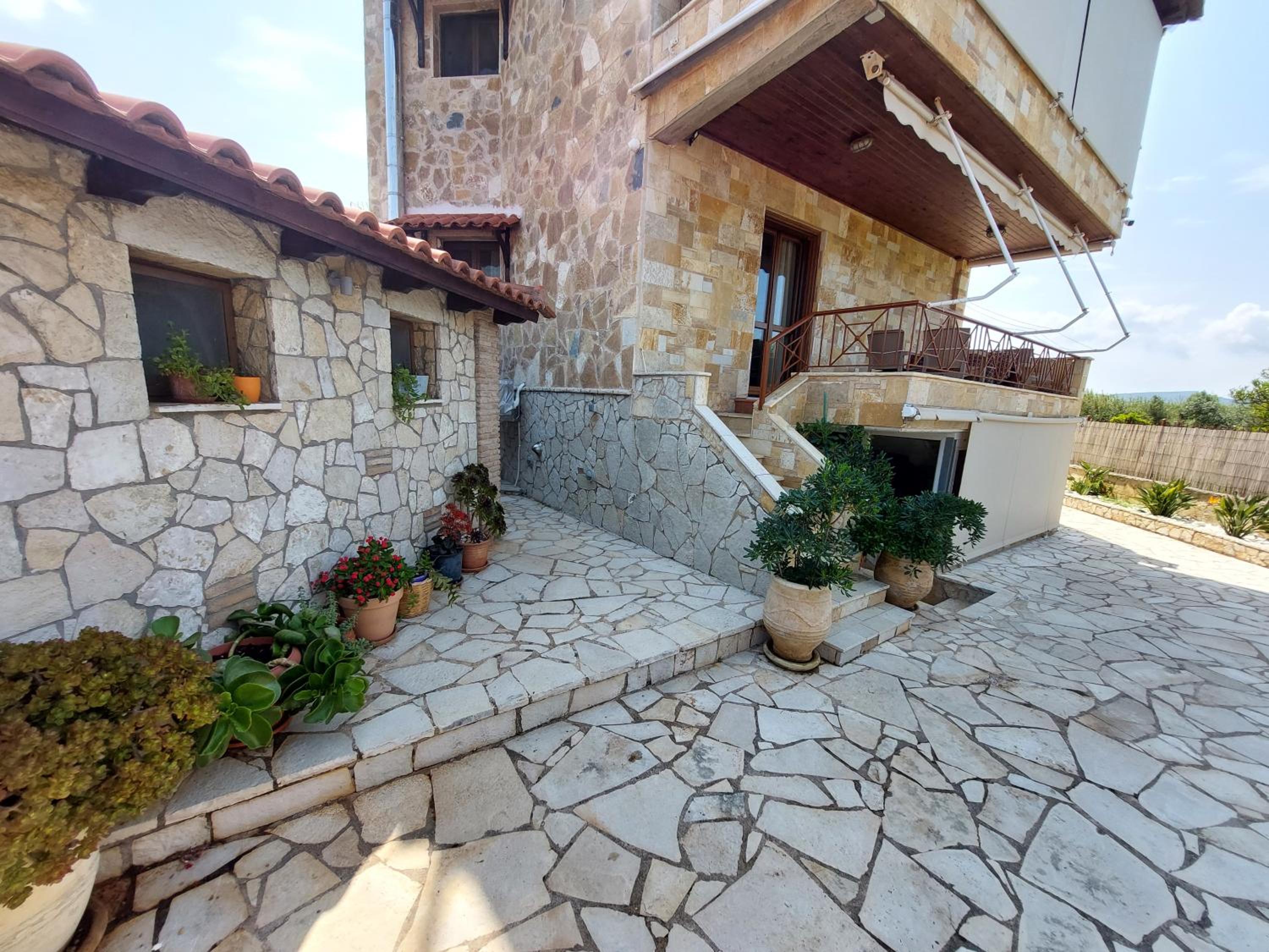Petrino guesthouse Gialova