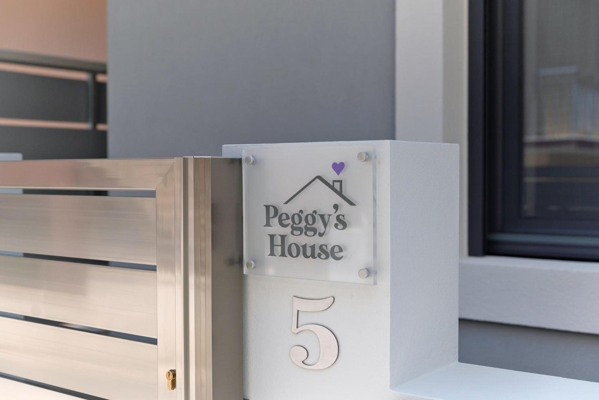 Peggy's house with Private Garden and BBQ by 8essentially