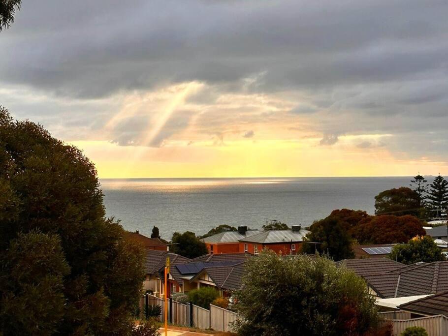 Hallett Cove Garden House with Ocean Sunset