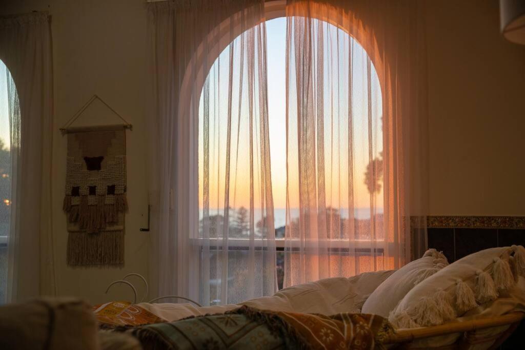 Hallett Cove Garden House with Ocean Sunset