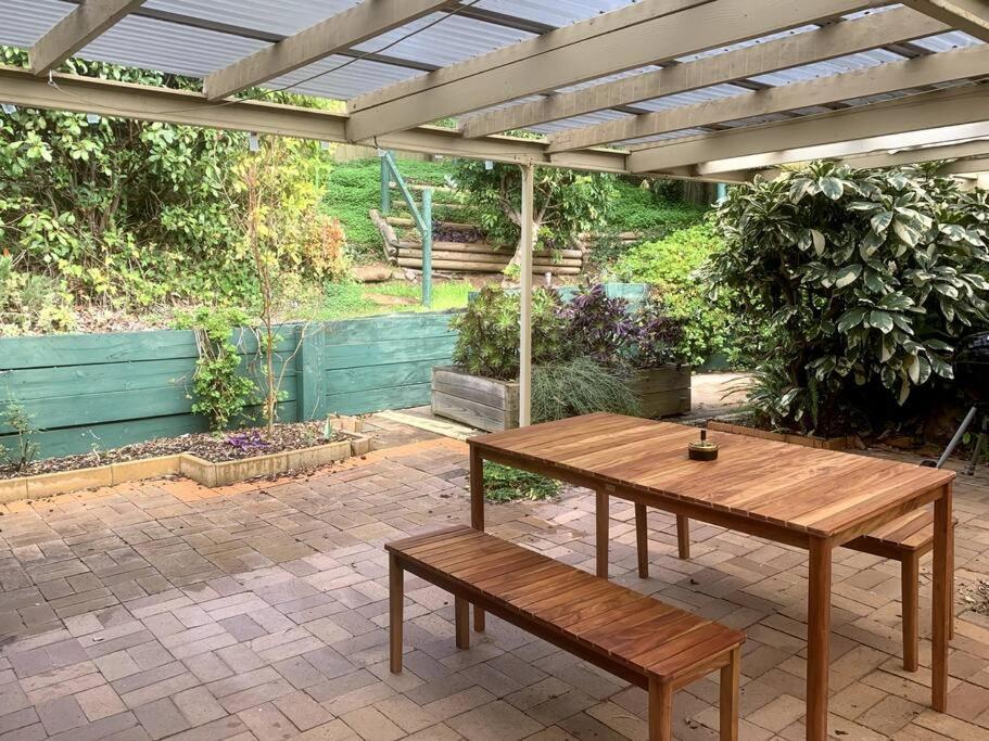 Hallett Cove Garden House with Ocean Sunset