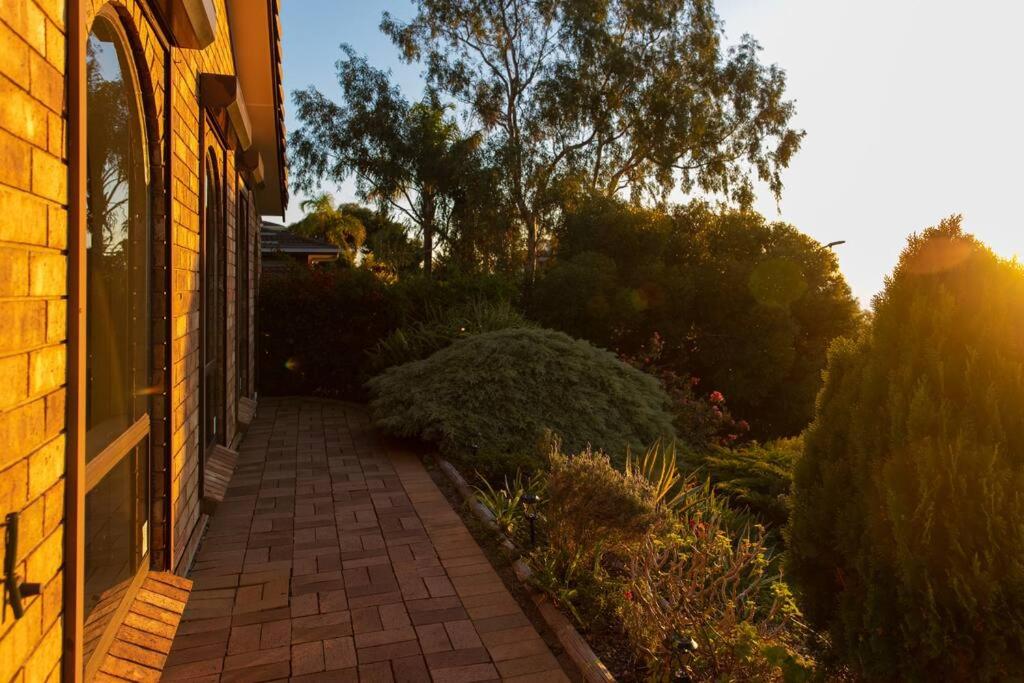 Hallett Cove Garden House with Ocean Sunset