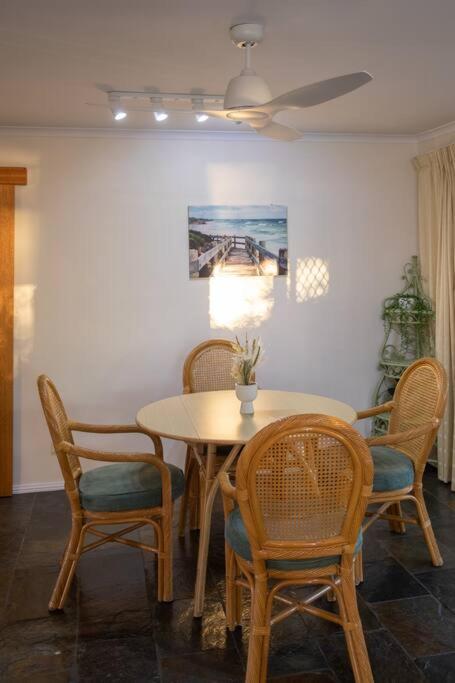 Hallett Cove Garden House with Ocean Sunset