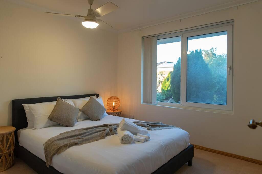 Hallett Cove Garden House with Ocean Sunset