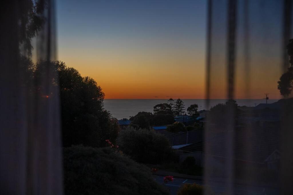 Hallett Cove Garden House with Ocean Sunset