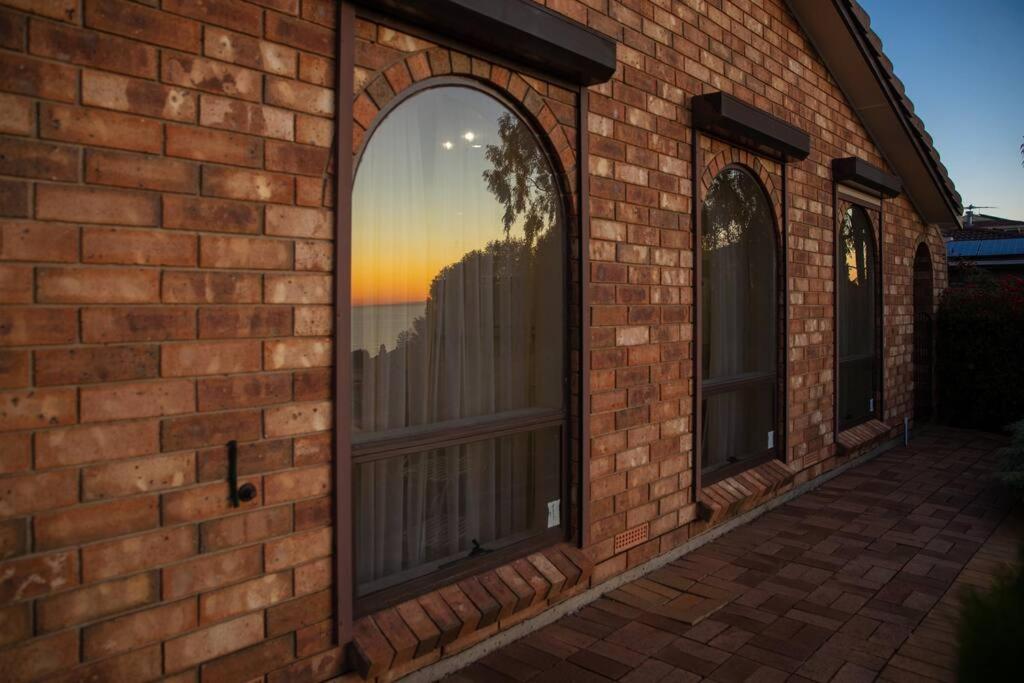 Hallett Cove Garden House with Ocean Sunset