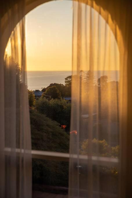 Hallett Cove Garden House with Ocean Sunset