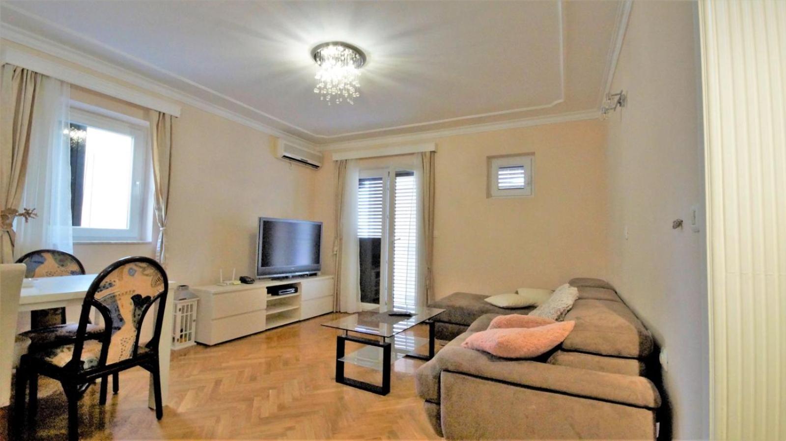 Apartment Glomazic