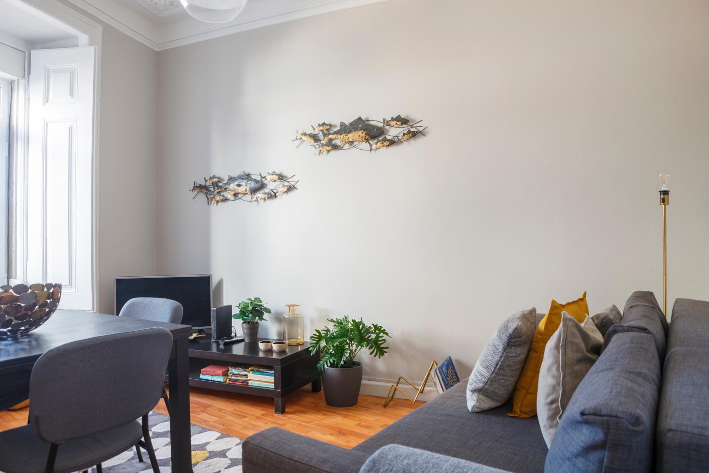 Alfama Graça district typical & bright , 3 bedroom apartment with AC 1st floor view 4