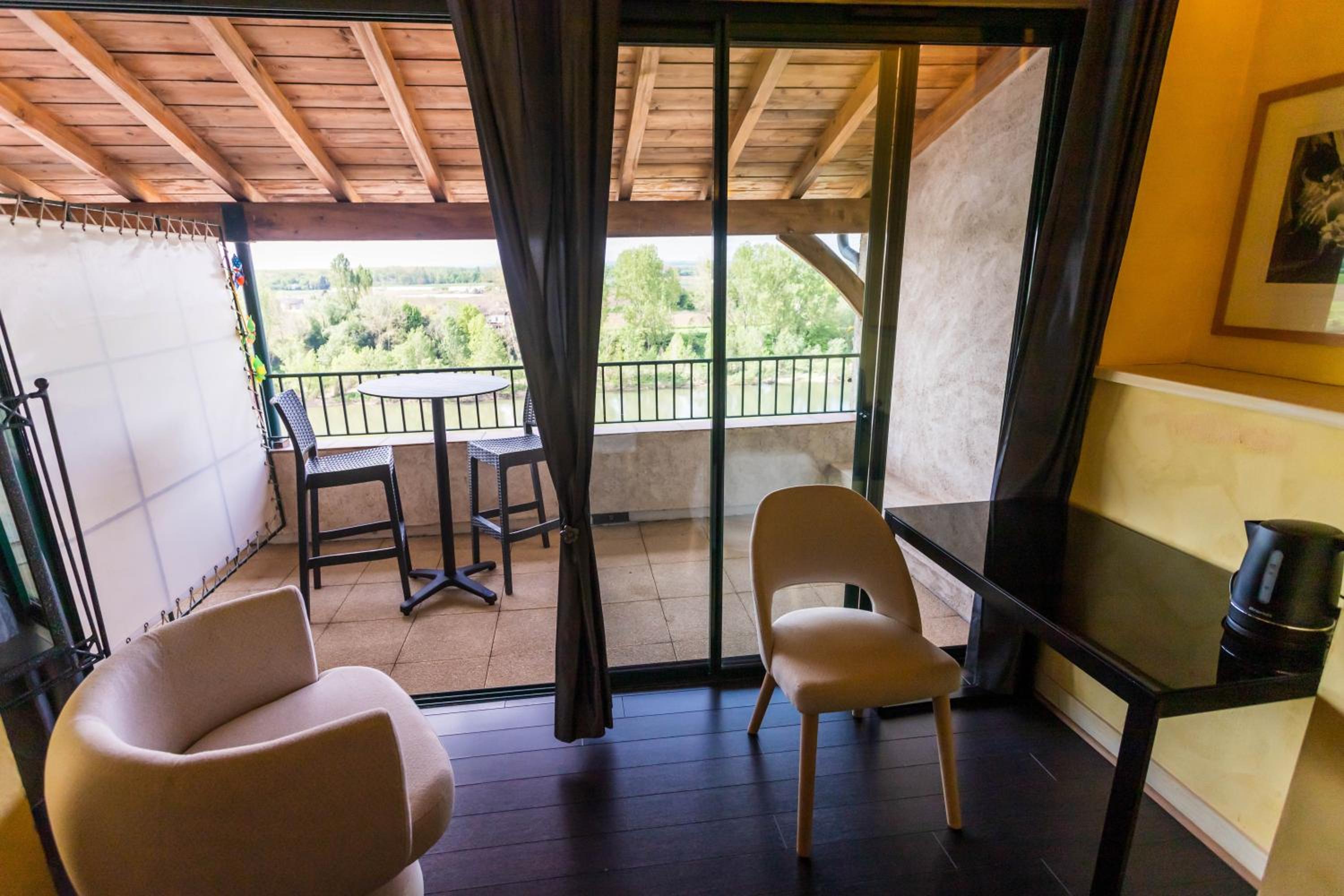 balcony