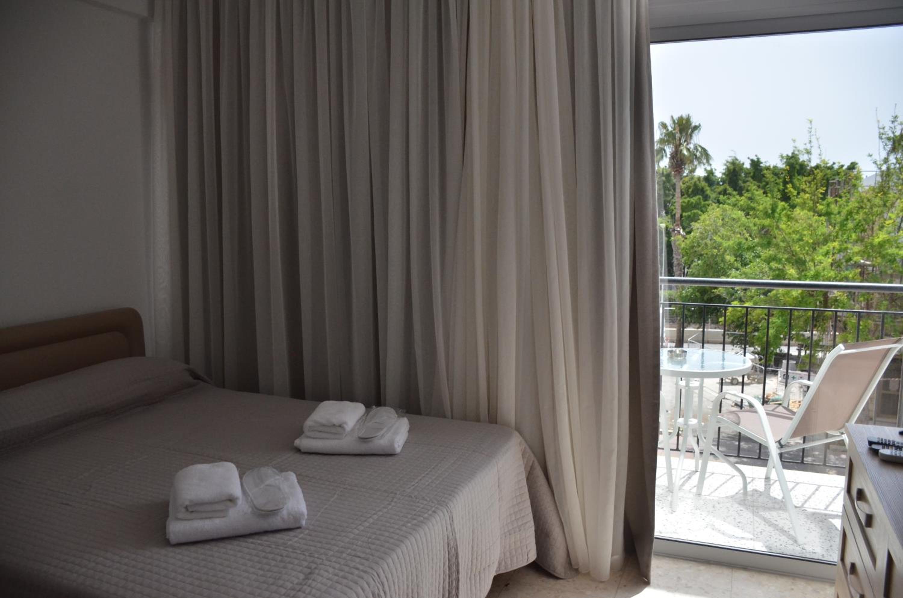 Almyria Apartments - By IMH Travel & Tours