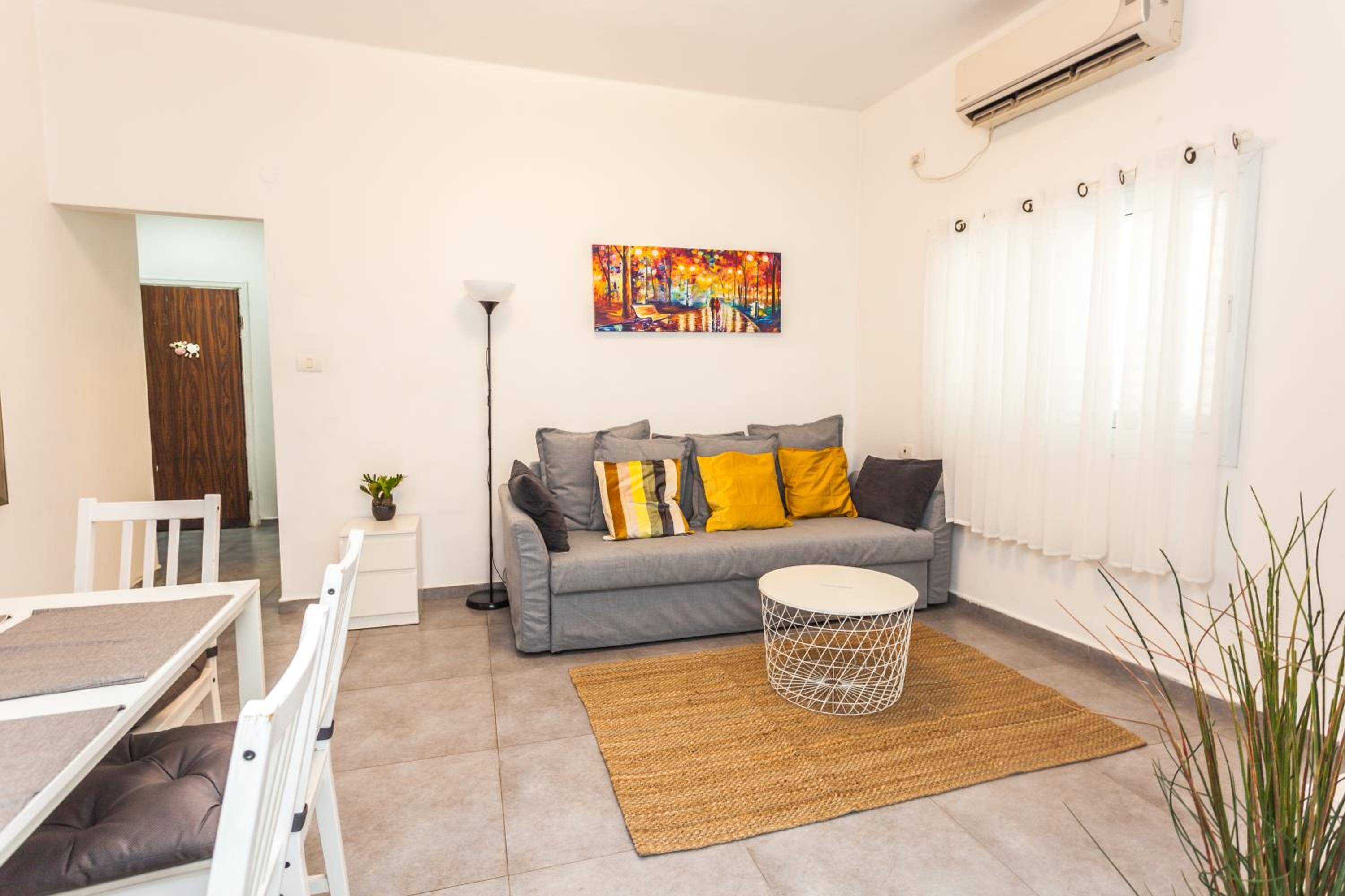 Lovley Apartment close to the beach and Carmel market view 5