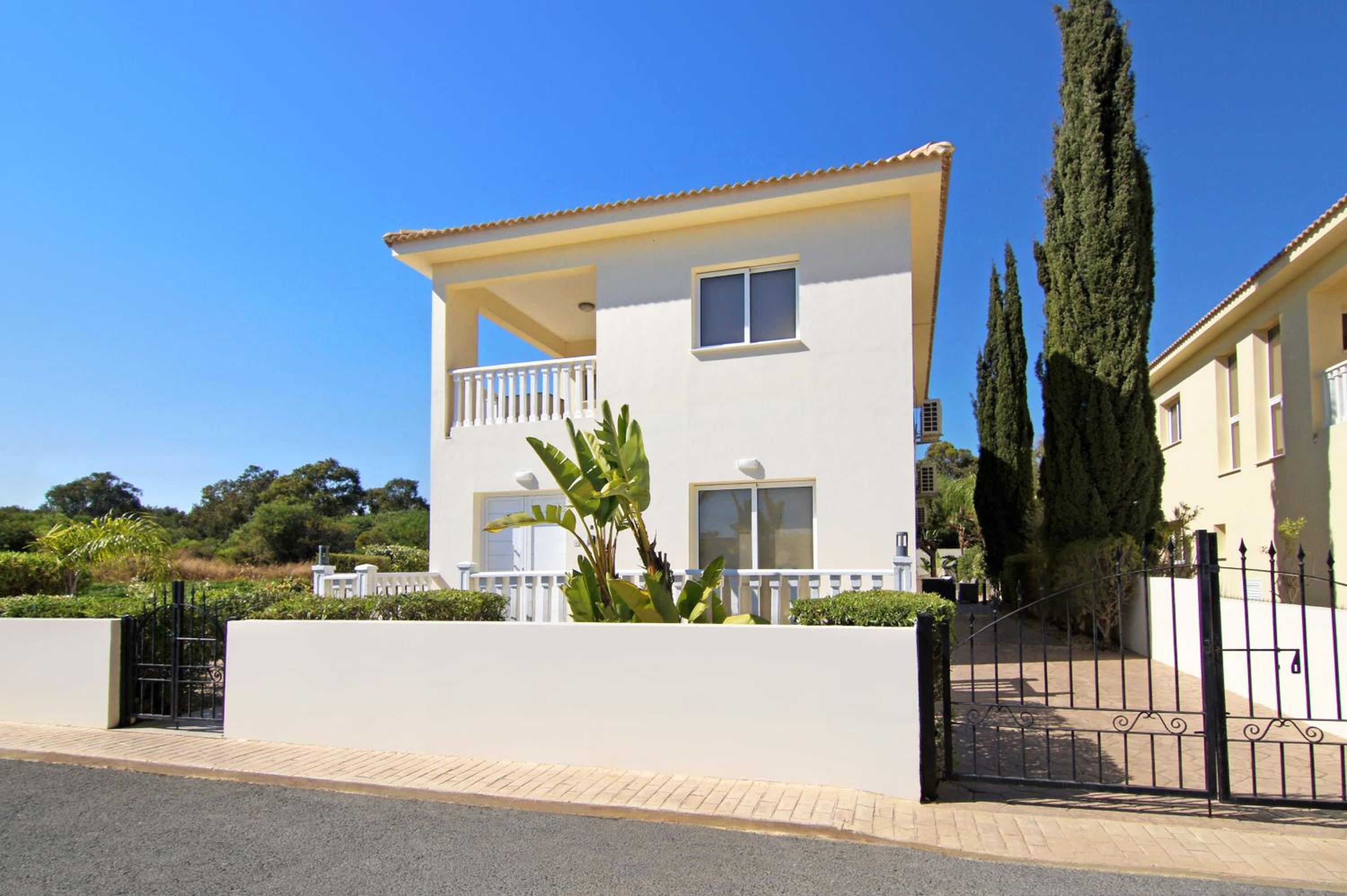 Nissi Adamite Villa