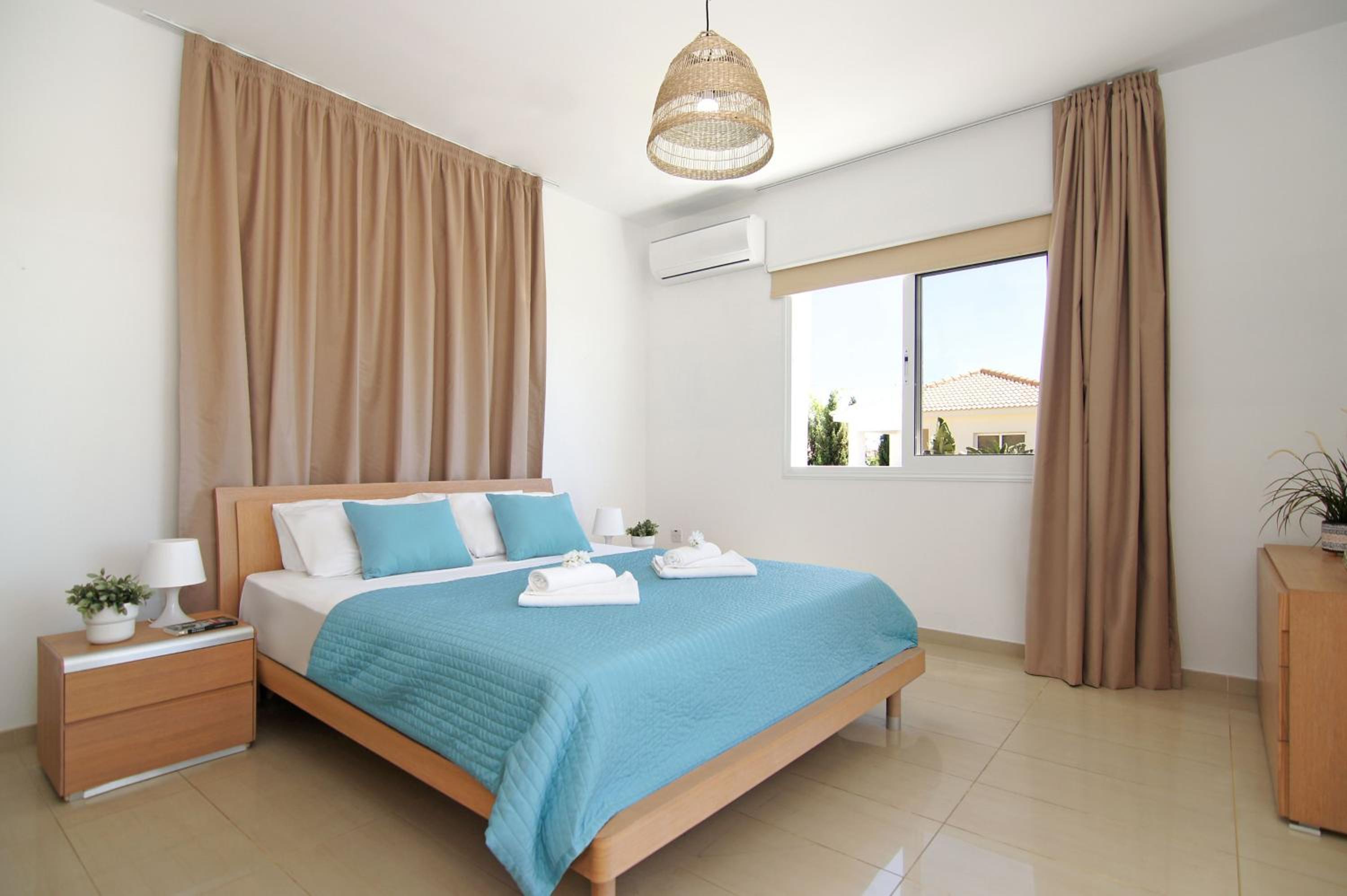 Nissi Adamite Villa