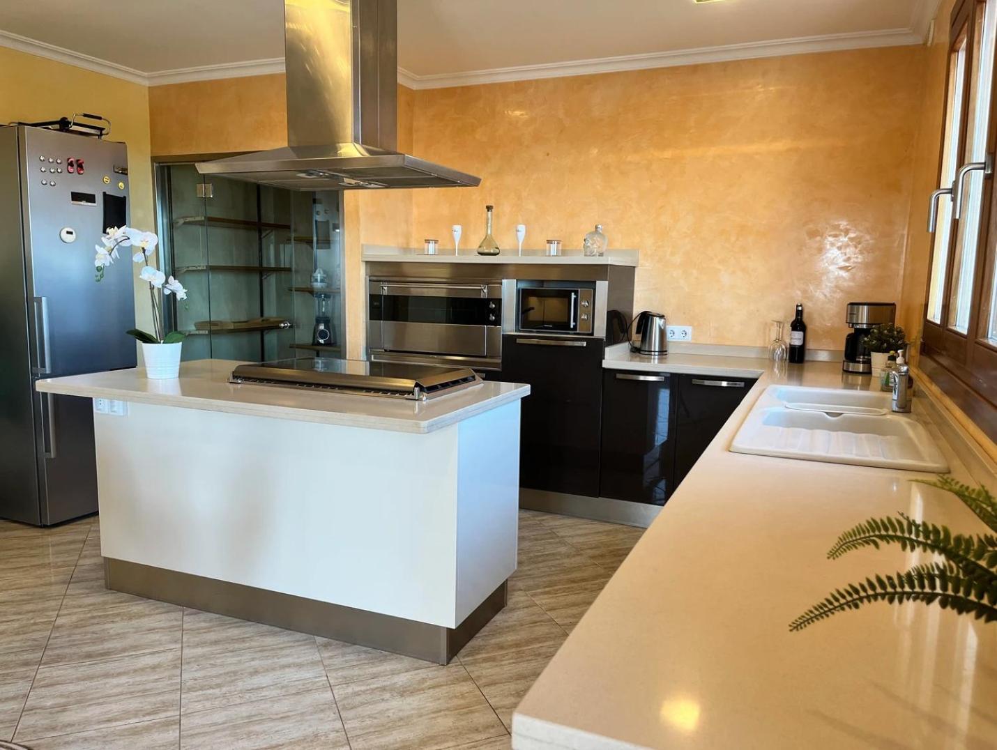 Villa Octopus by Bebreeze