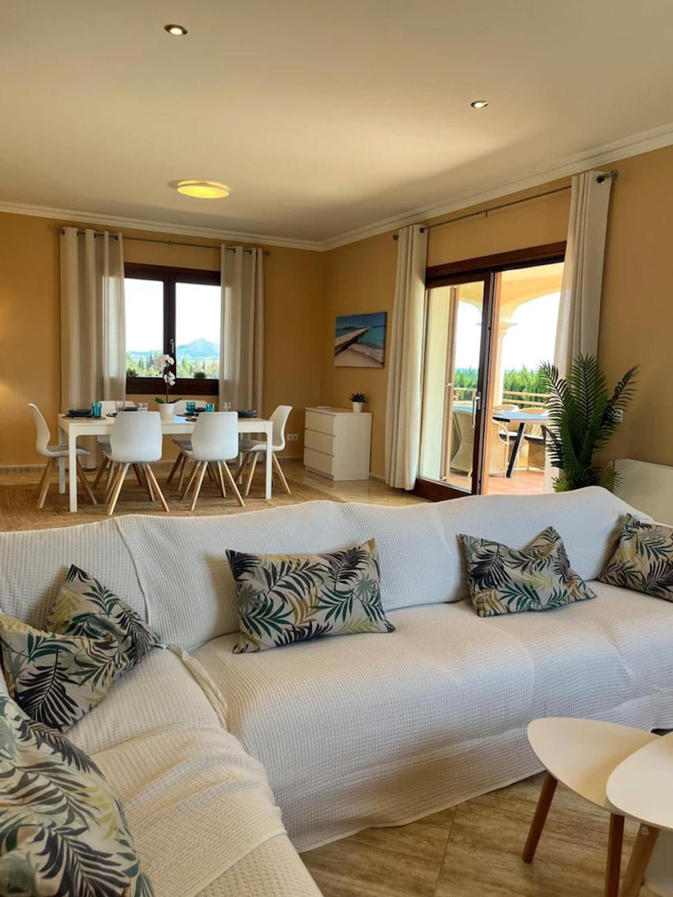 Villa Octopus by Bebreeze
