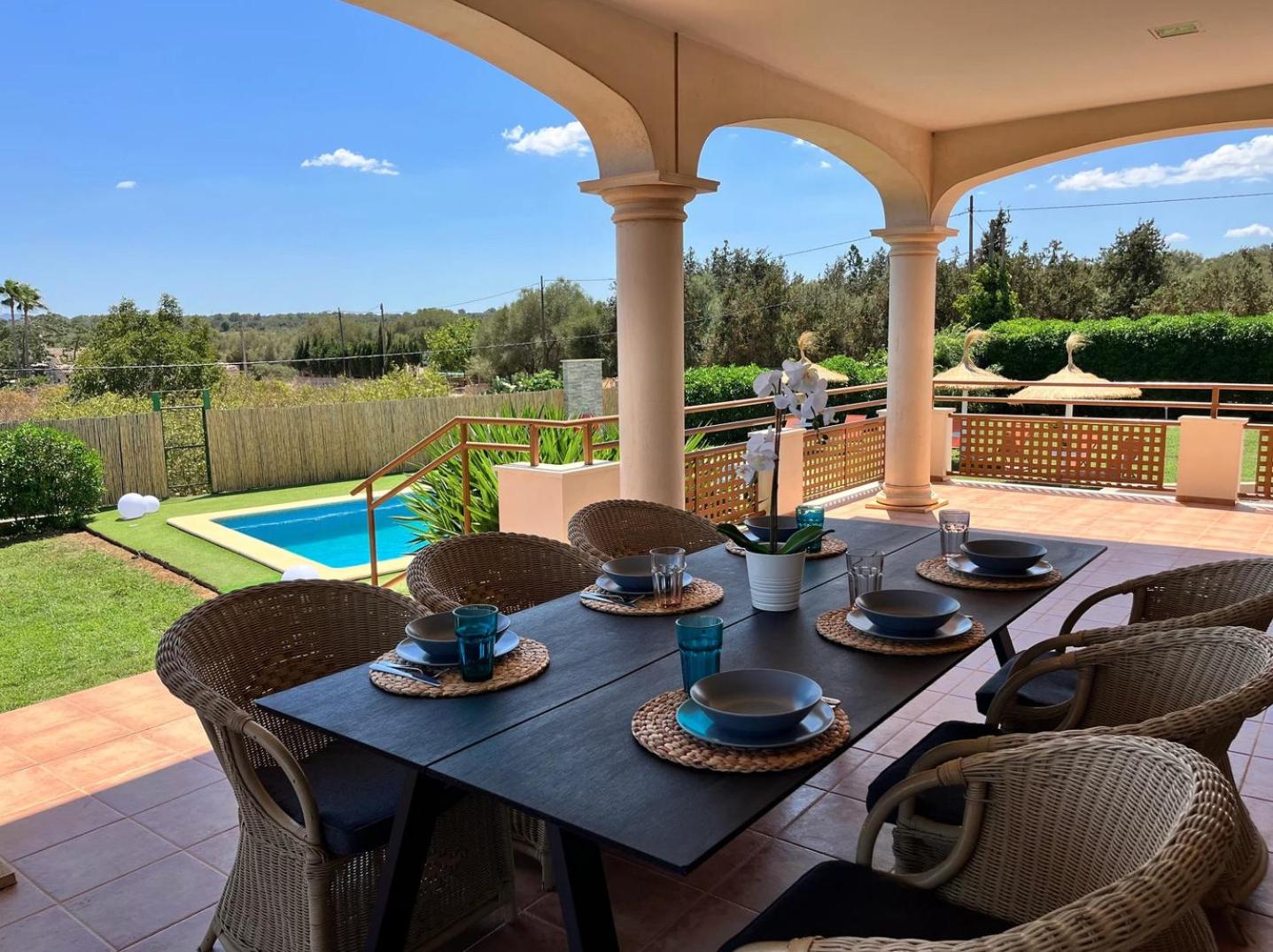 Villa Octopus by Bebreeze