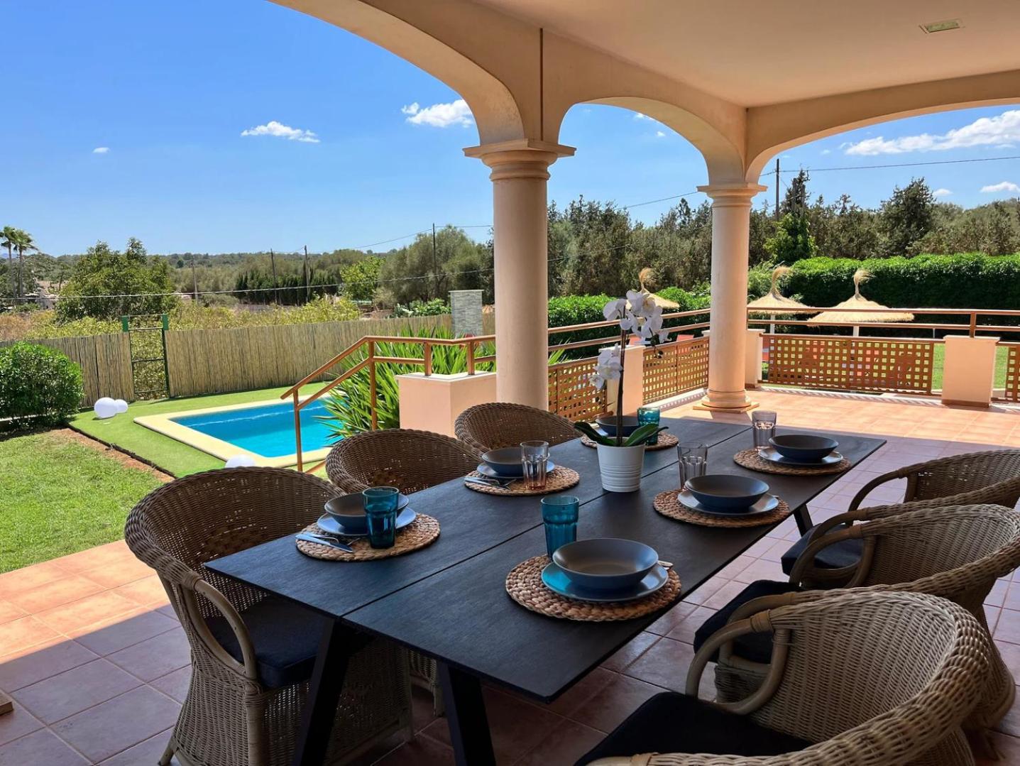 Villa Octopus by Bebreeze