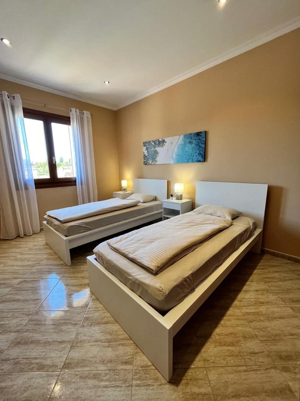 Villa Octopus by Bebreeze