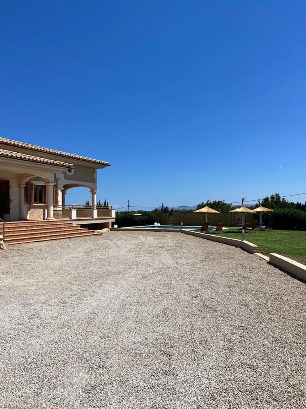 Villa Octopus by Bebreeze