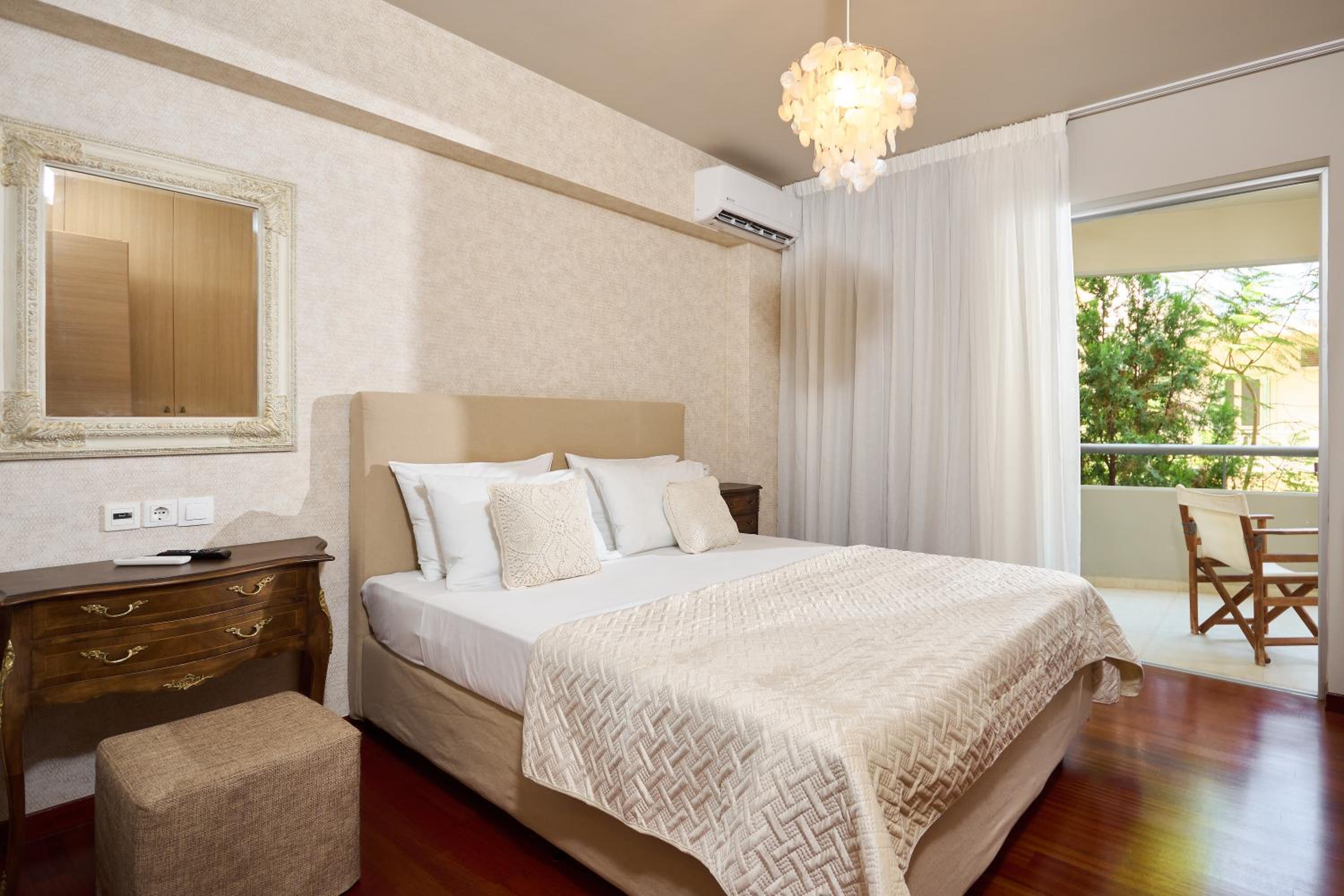 Ariadnae Apartment