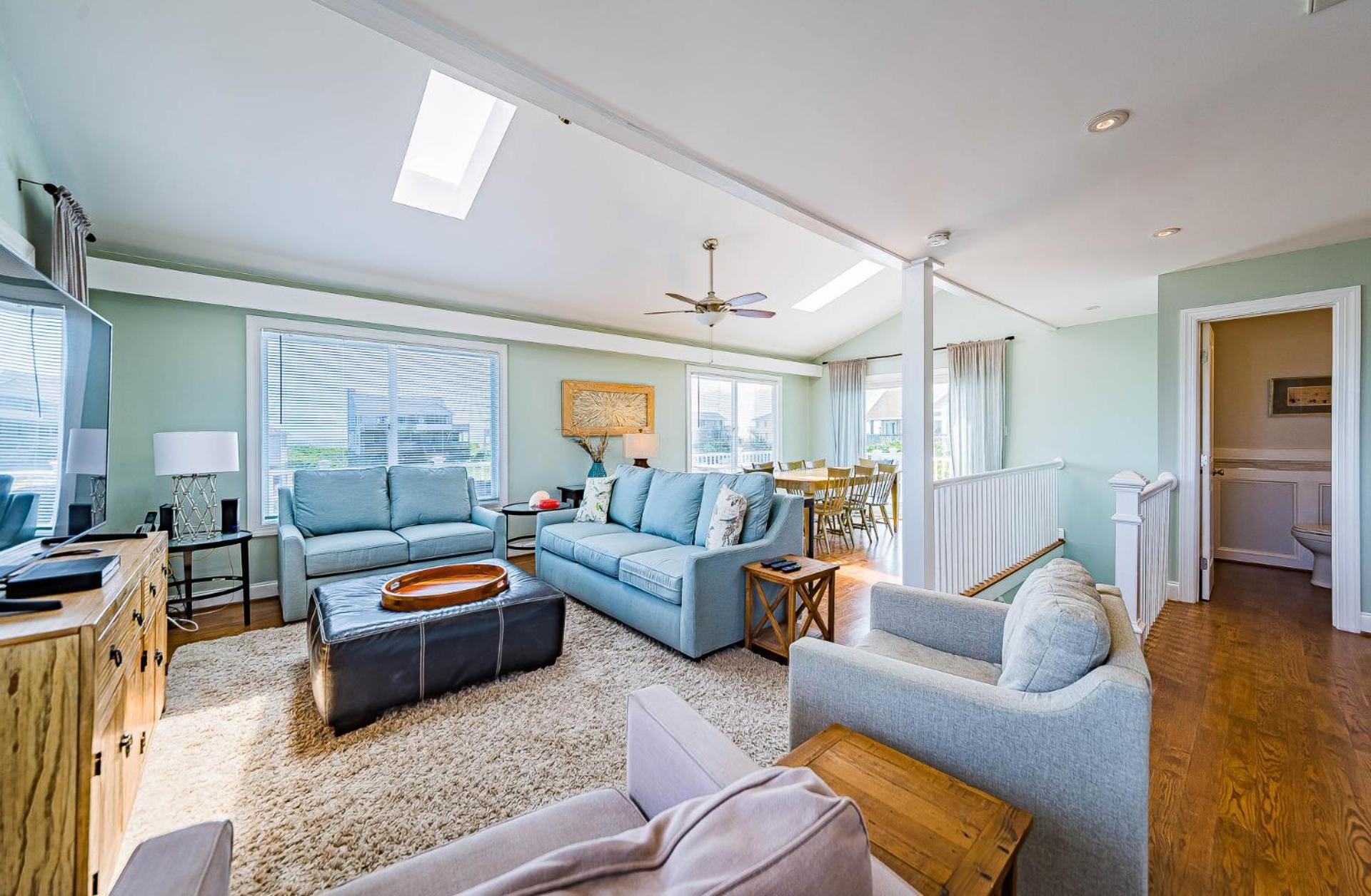 Arcadia - Duck, Caffey's Inlet, Ocean Views, 50 Yards to Beach, Pool, Pets OK, Cul-de-sac Location