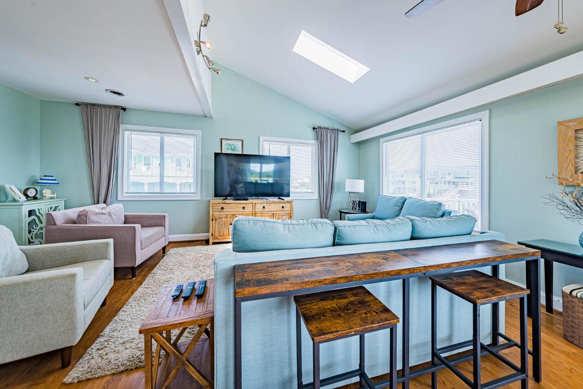 Arcadia - Duck, Caffey's Inlet, Ocean Views, 50 Yards to Beach, Pool, Pets OK, Cul-de-sac Location