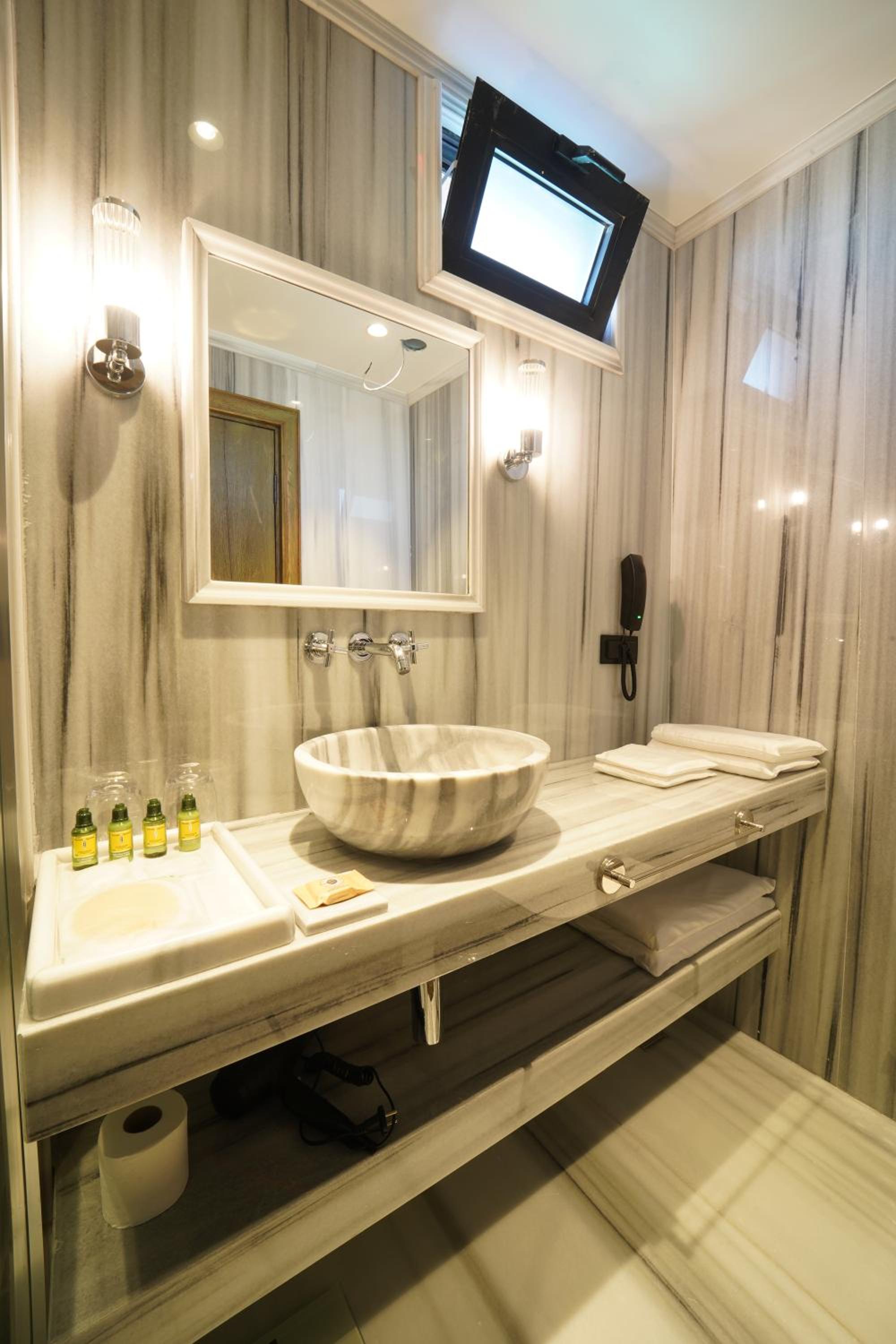 Tin Süitler - Image 24