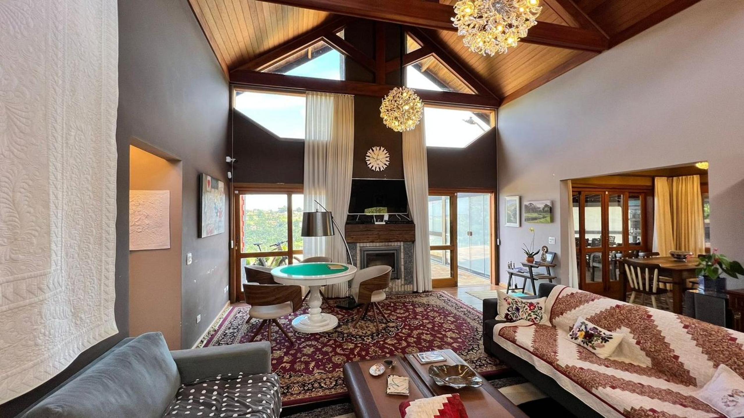 Maravilhosa casa em Campos do Jordão