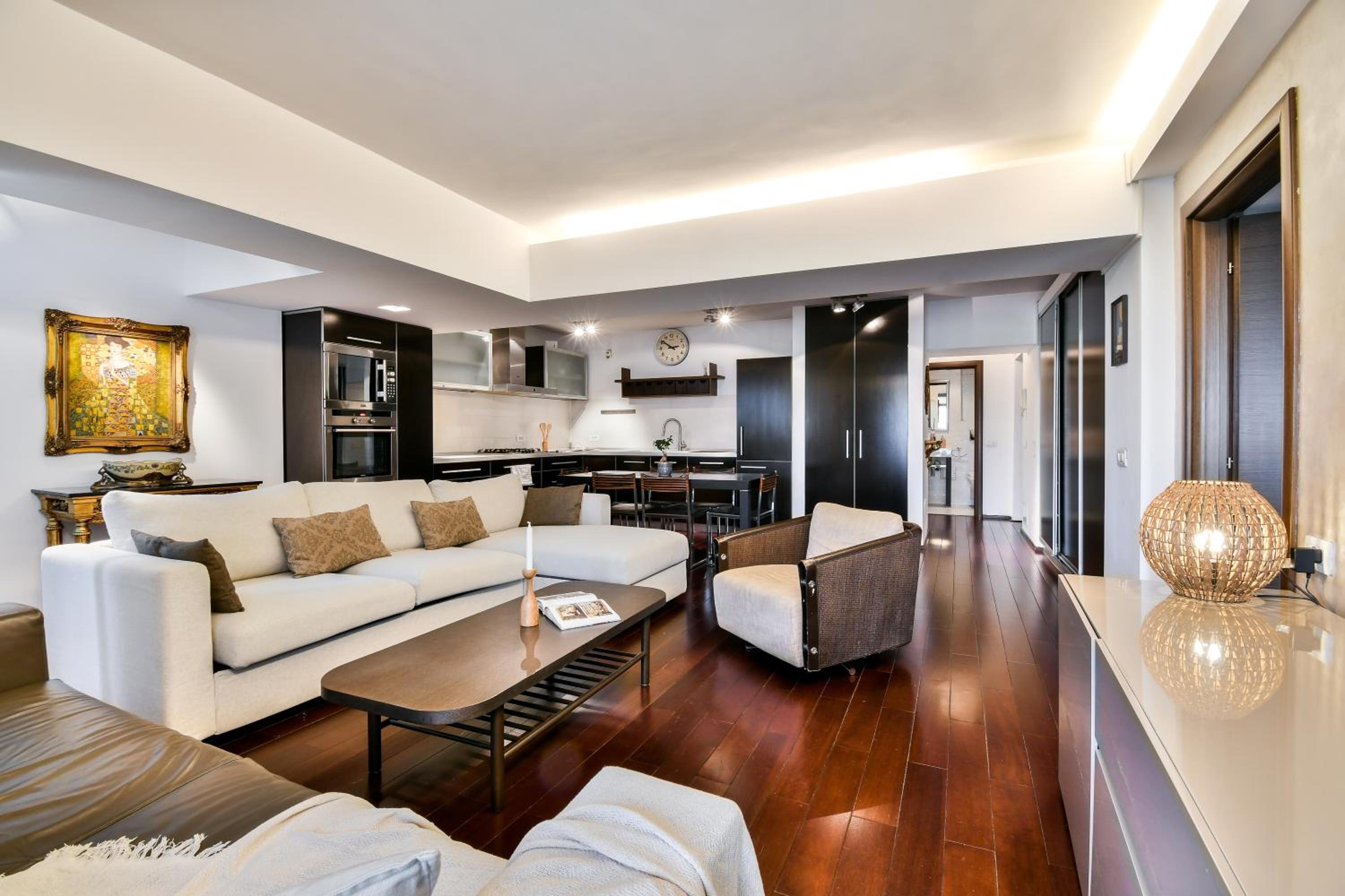 Unirii Center Apartments by Olala Homes