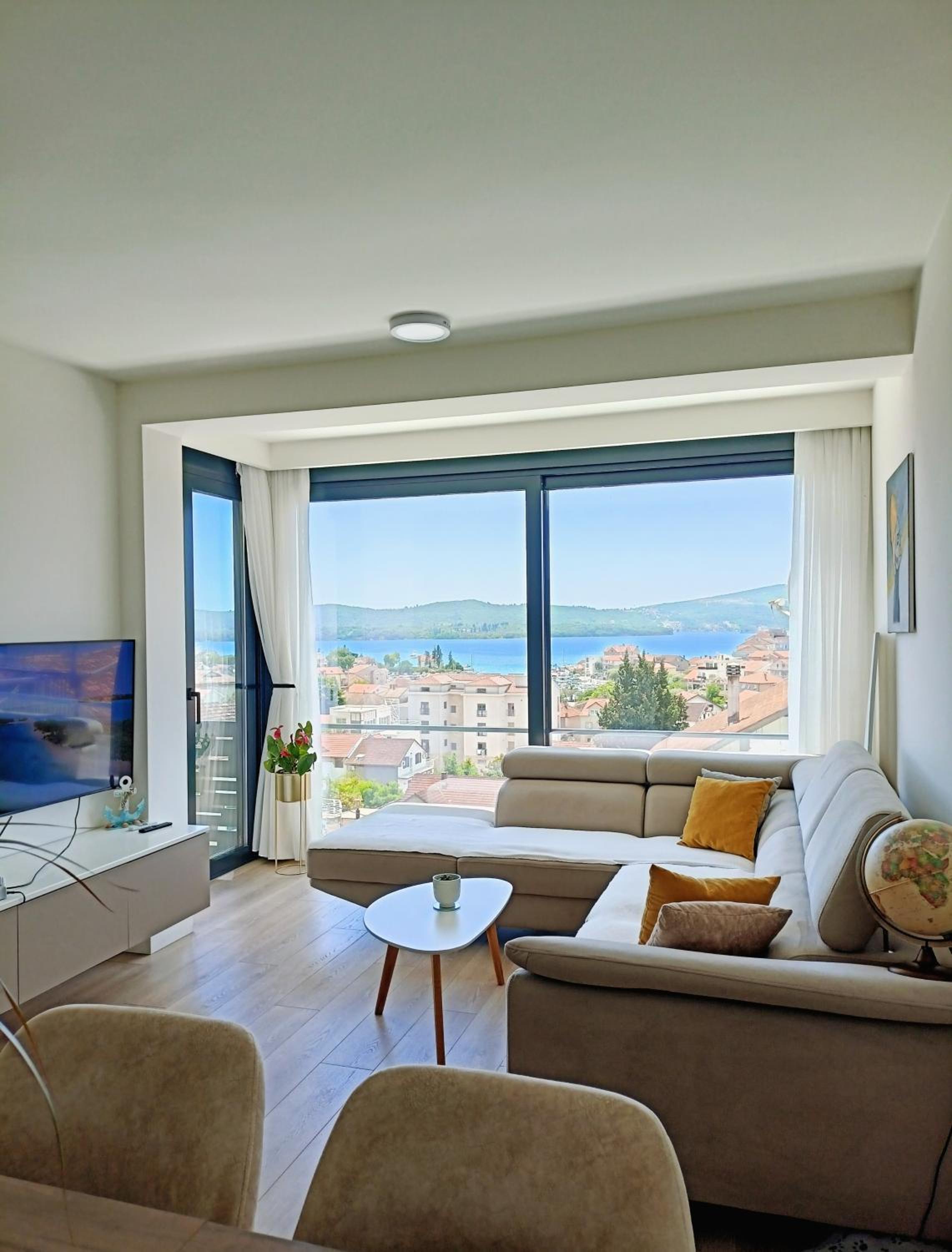 Apartment with a sea view. photo 5