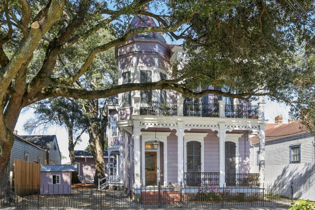 Carondelet House - 1886 Garden District Manse — New Orleans