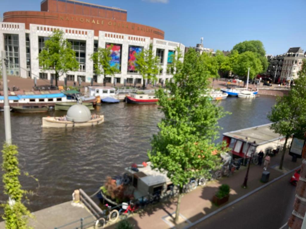 Petite city center loft on Amstel river