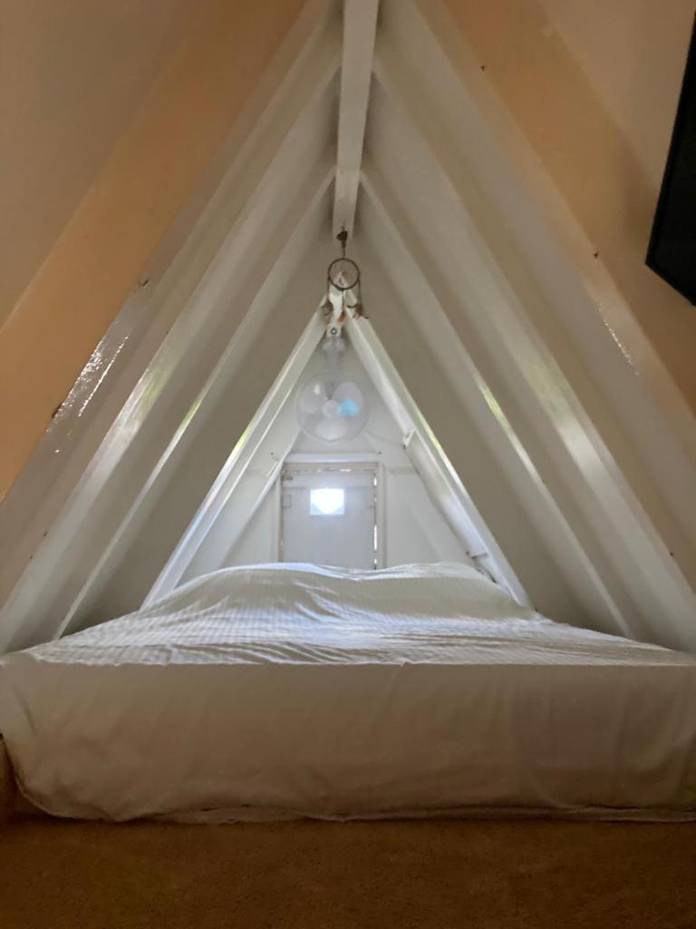 Petite city center loft on Amstel river